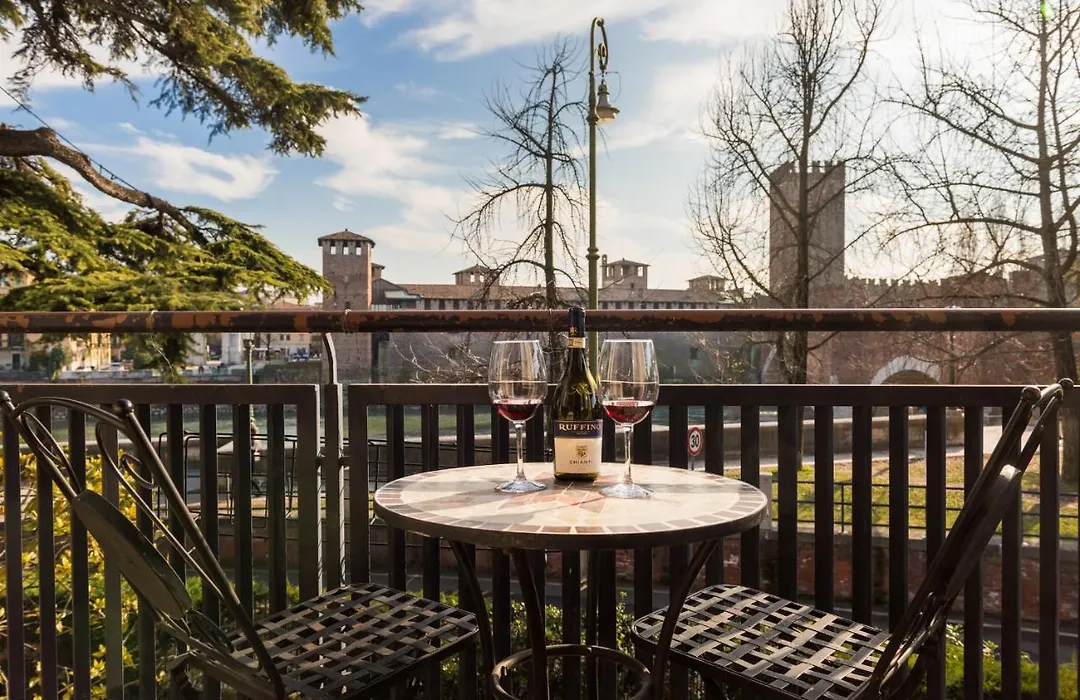 Castle View Room - Veronainflat-1