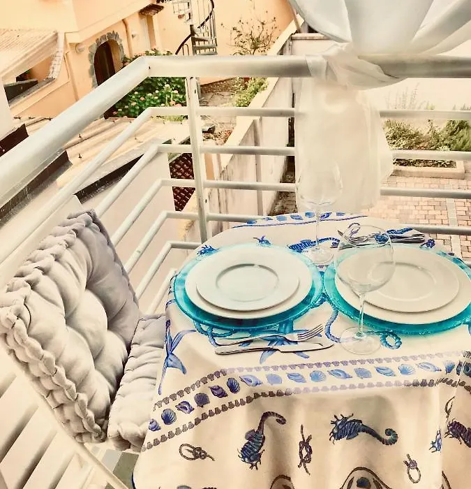 Sweet & Cosy Room Next To The Beach-1