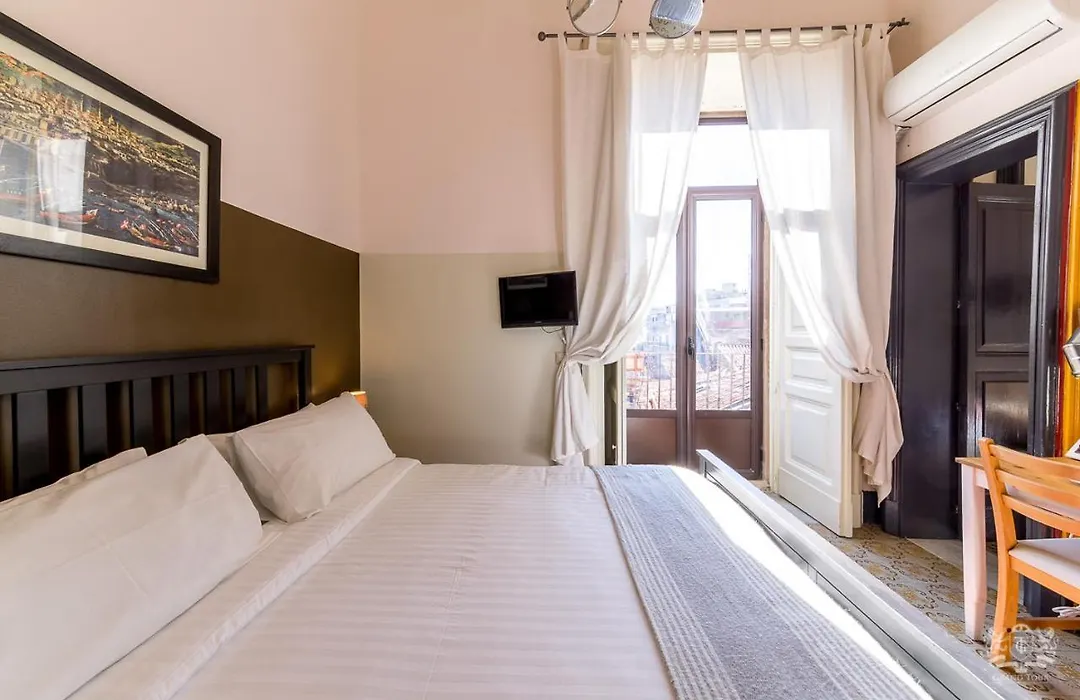 Grand Tour Design Guest House Catania Self Check-In-1