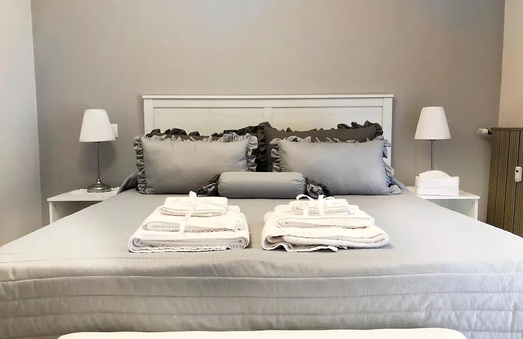 Sunny Rooms-1