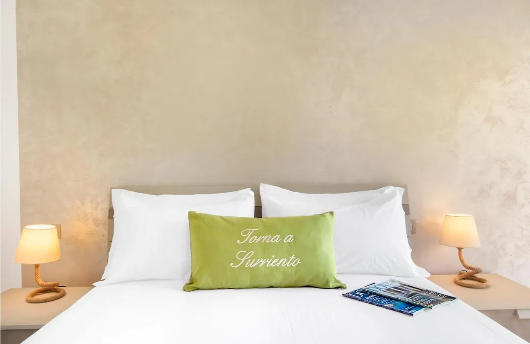 Torna A Surriento Suites-1