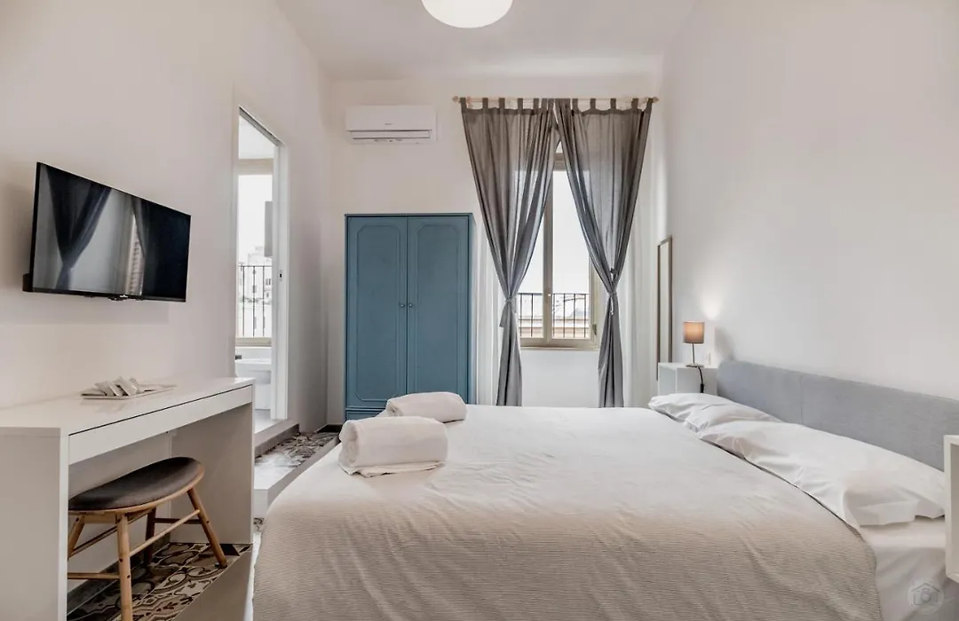 Roma House Piramide-1