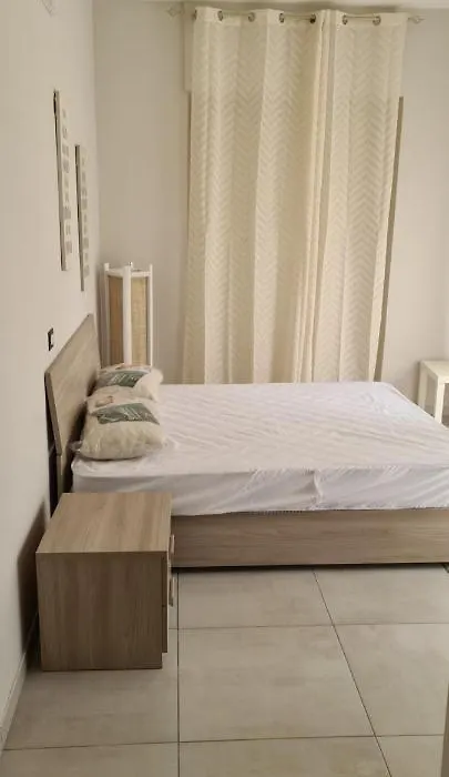 Garibaldi Room-1