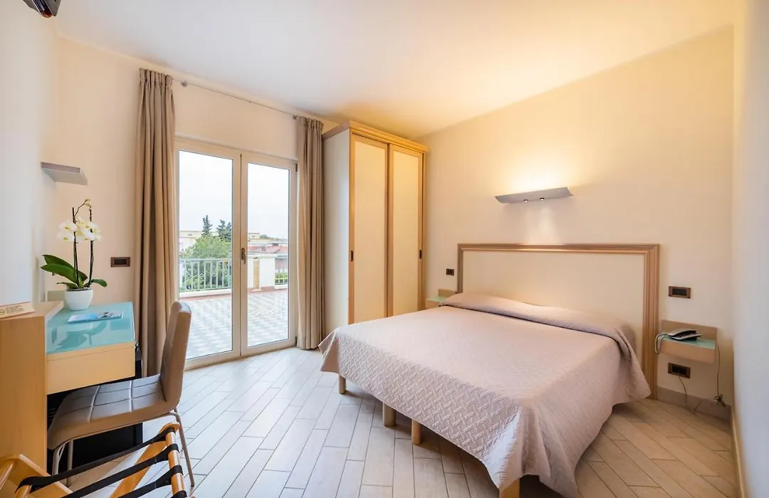 Hotel Il Gabbiano-1