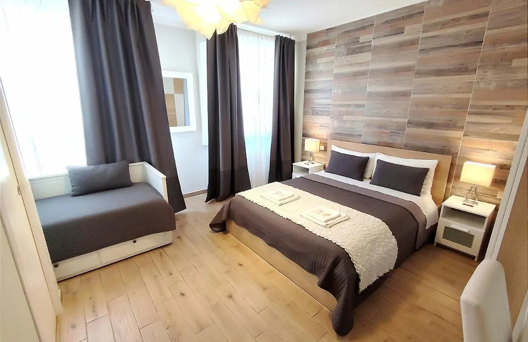 Pisa City Lodge-1