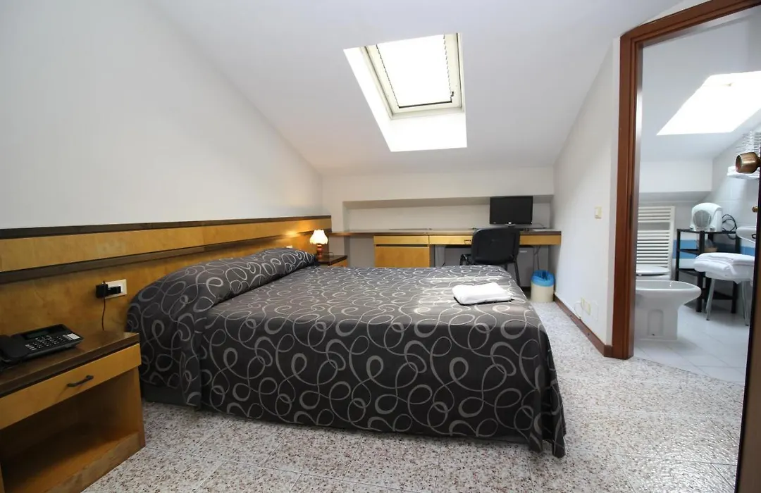 Hotel Croce Di Malta-1