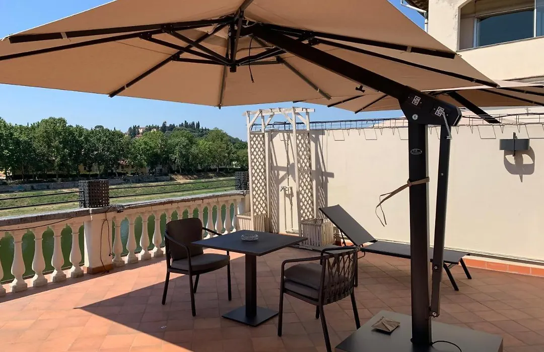 Hotel Lungarno Vespucci 50-1