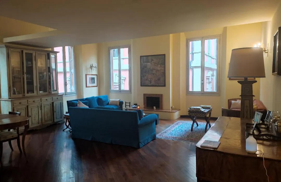 Bibi'S House-1