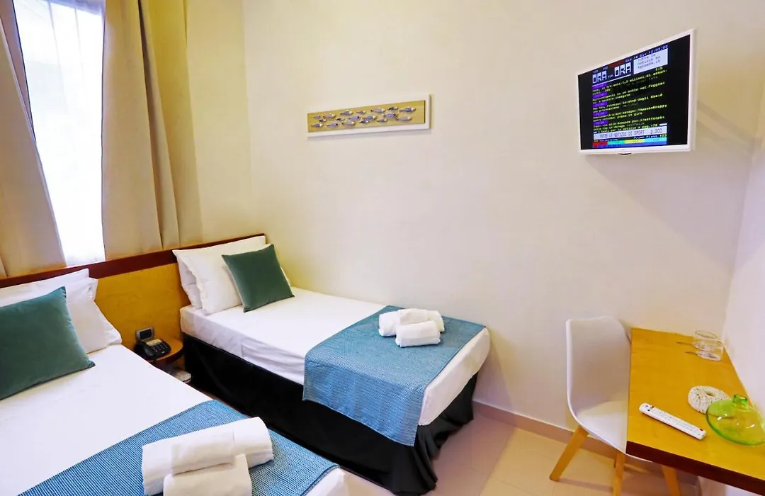Piccadilly Hotel-1