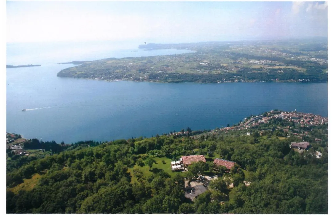 La Fiocchina - Magic Place - Apartments & Studios In Garda Lake - Countryside Farmhouse, Inside The Middle Of The Lake Between Sky & Water-1
