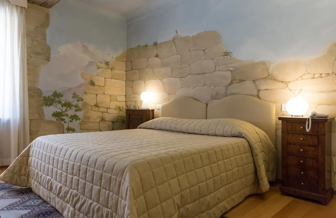 Hotel Alla Corte Degli Angeli-1