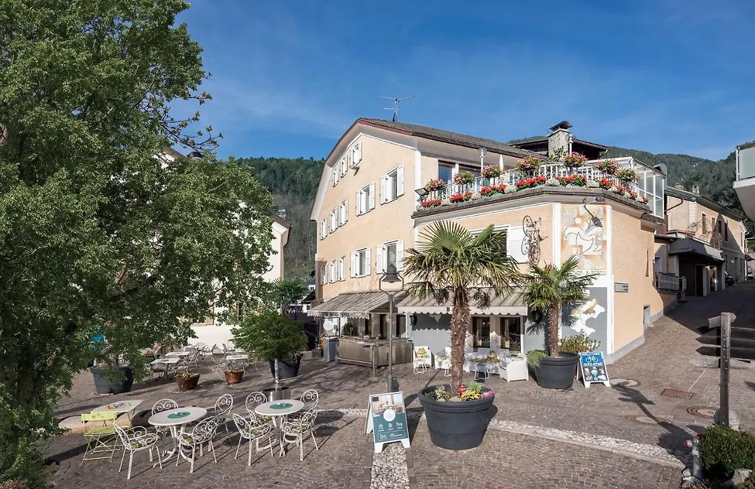 Hotel Weisse Lilie - Giglio Bianco-1