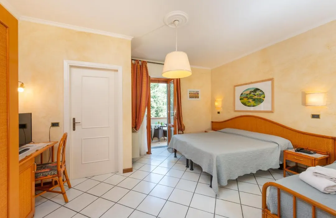 Hotel Tirreno-1