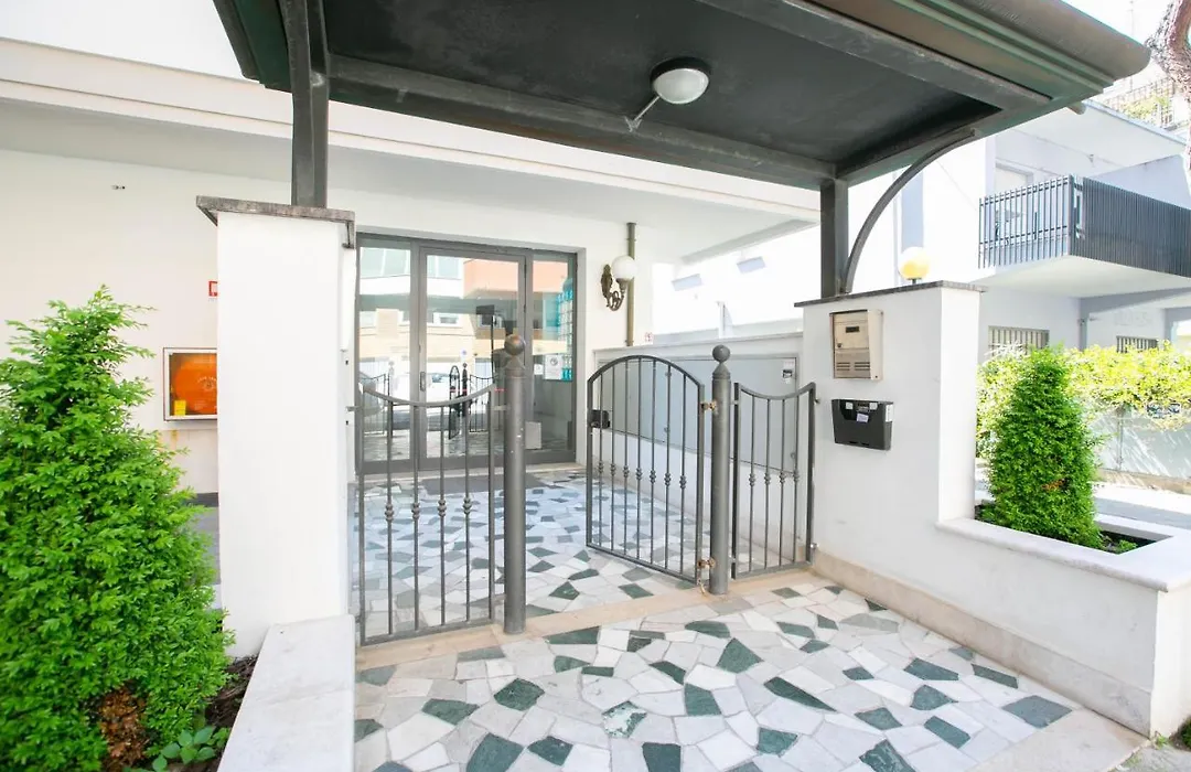Residence Villa Dei Pini-1