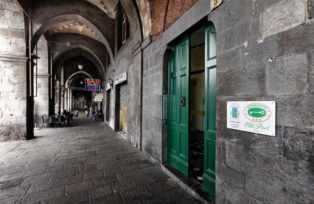 OLD PORT ROOMS di Fronte all'Acquario - GENOVABB IT-1