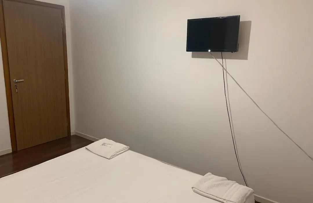 B&B Gloria-1
