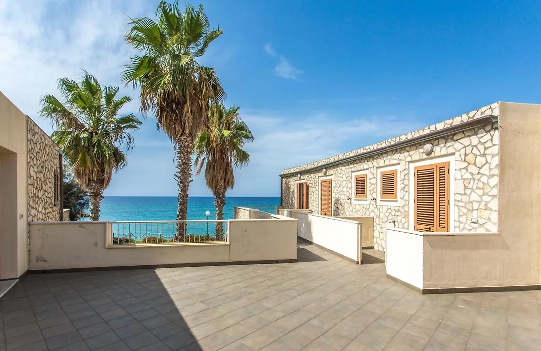 Club Residence La Castellana Mare-1