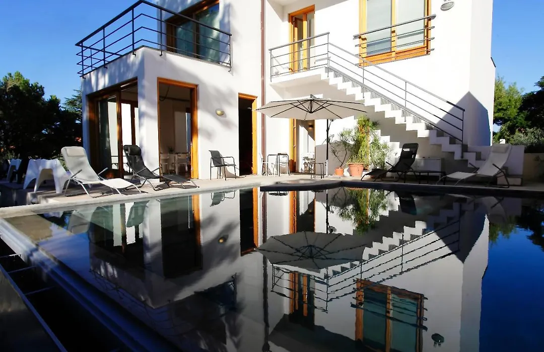 Pizzo Cane House camera con bagno e piscina-1