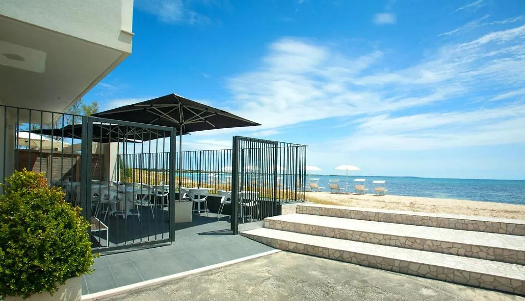 Gg77 Hotel La Spiaggia-1