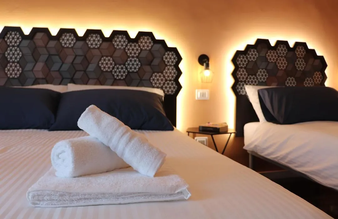 Liotru Maisonne, Rooms With En-Suite Bathroom And Shared Bathroom-1