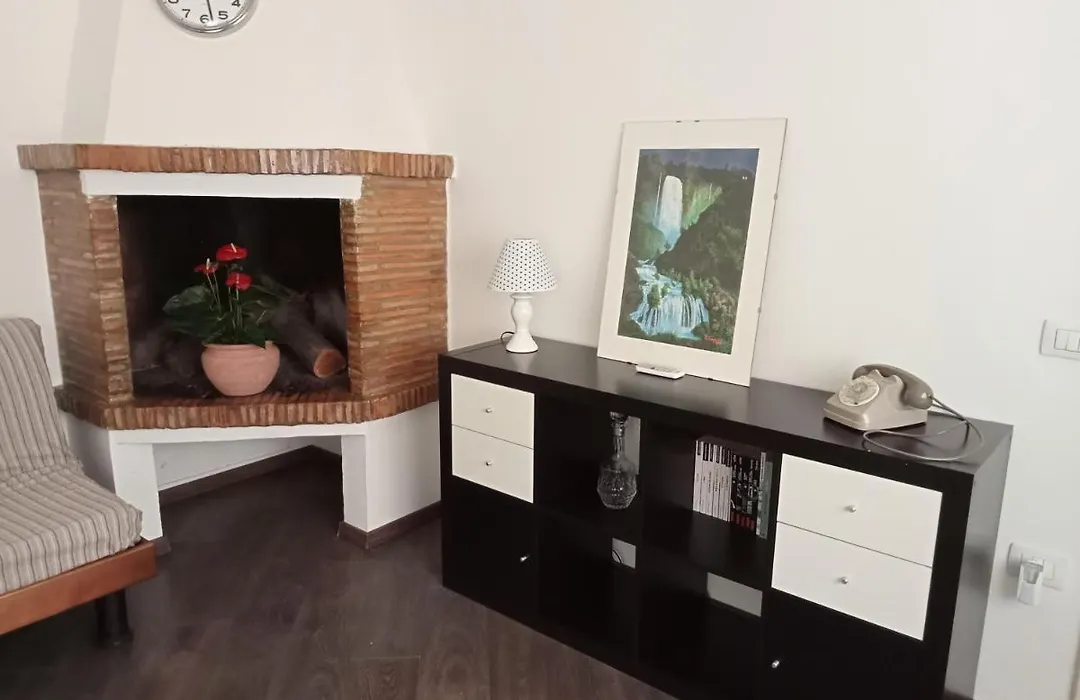 Casa Sofia - Appartamento Con Parcheggio Riservato-1