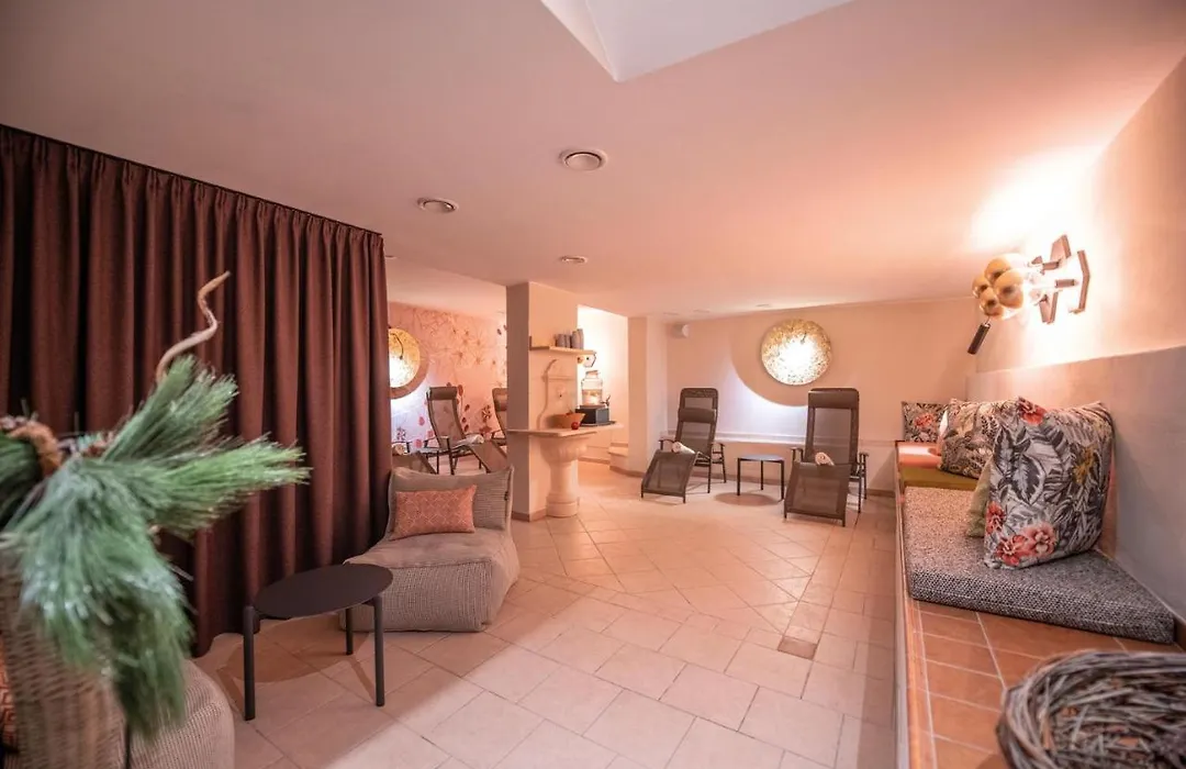 Hotel Condor-1