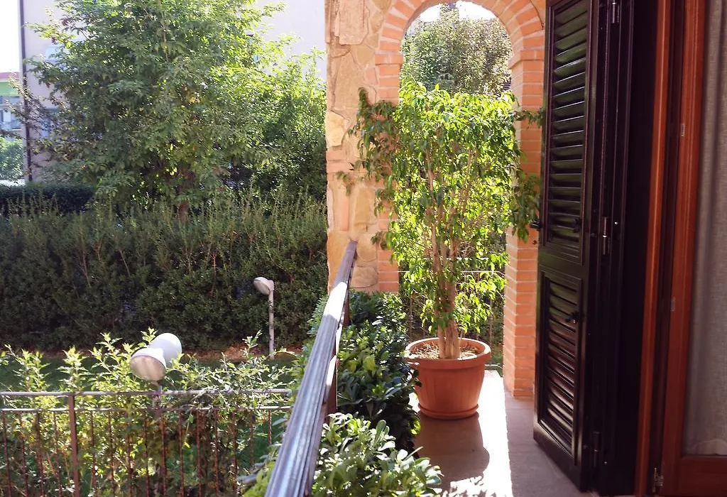 Garden B&B-1