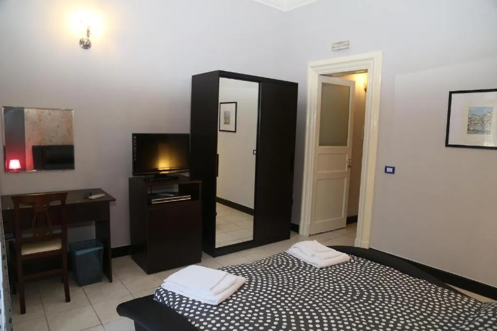 Hotel Sangiuliano 132 Centro Storico Catania-1