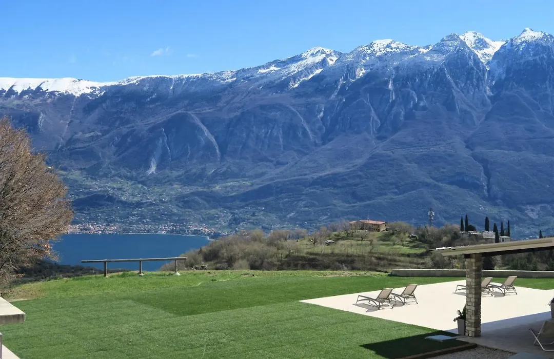 Oasi Da Vinci Apartments Lake Garda View-1