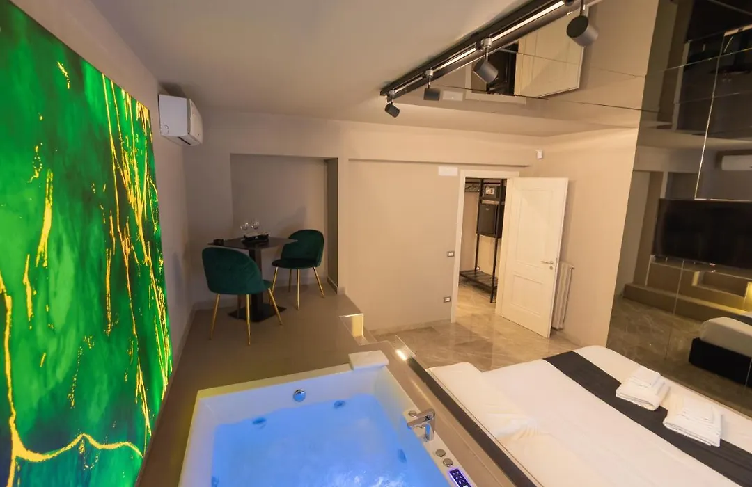 Maximum Exclusive Suite & Spa-1