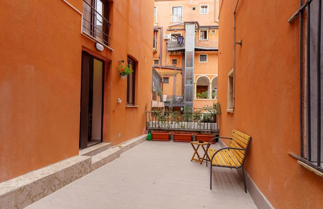Casta Diva Holiday Rooms-1