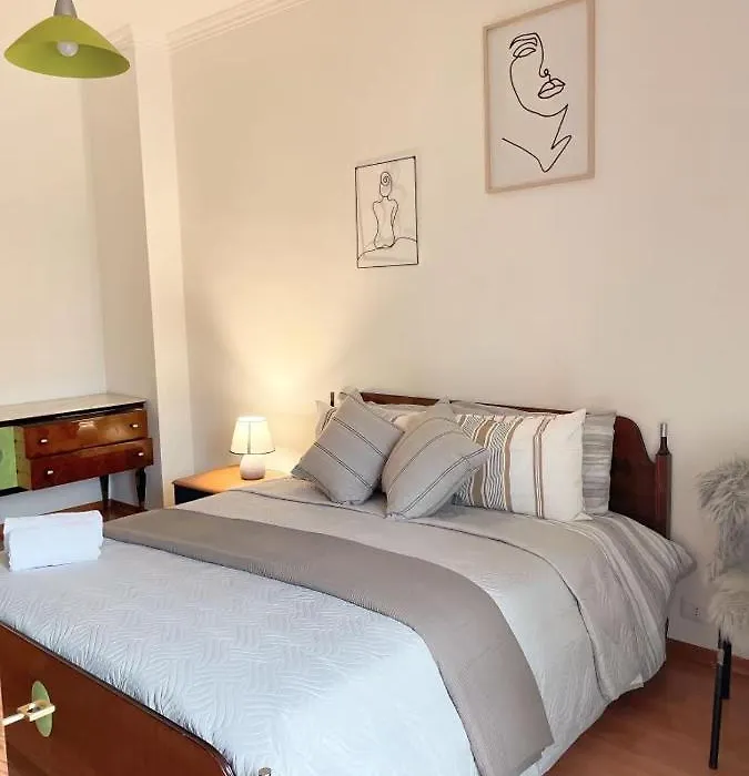 H&R'S Room-1