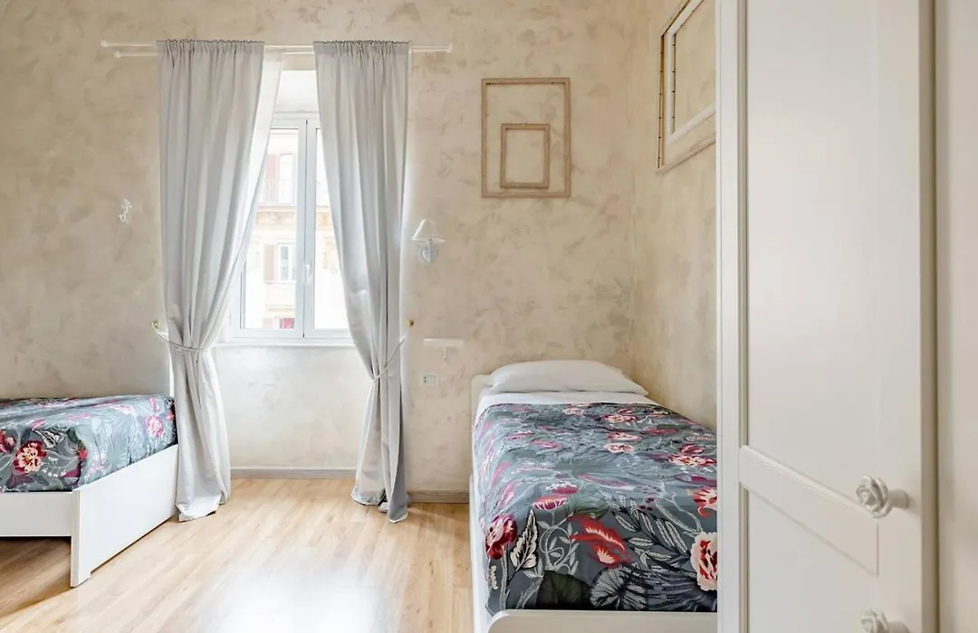 Deluxe Rooms And One Chilling Jacuzzi Suite Guesthouse-1