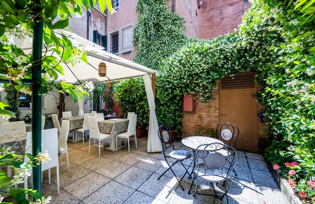 Hotel Apostoli Garden-1