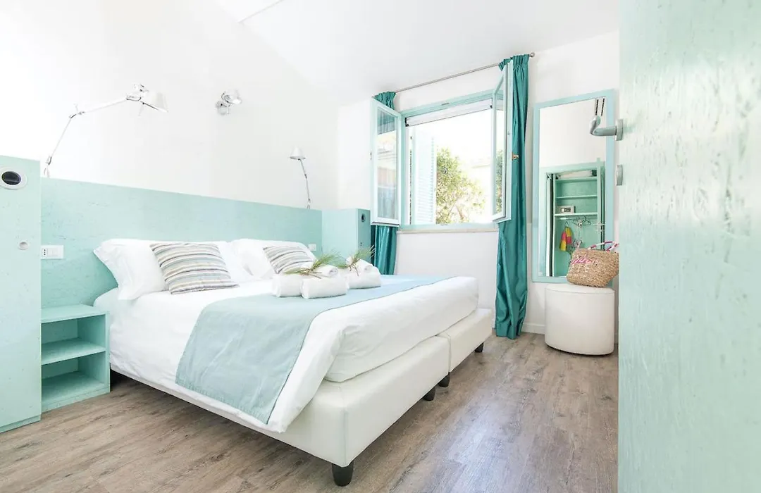 Thr - Isa-Appartament Charme, 4 Beds, Air Conditioning And Private Outdoor Area In Village With 6 Swimming-Pools, Only 1 Km From The Beach-1
