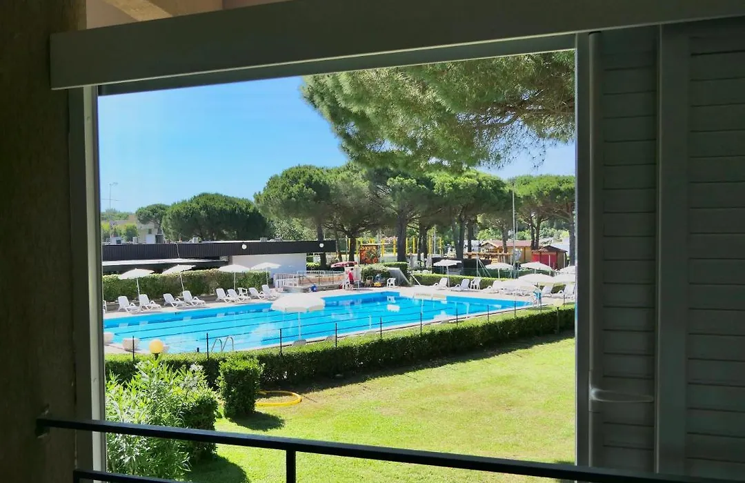 Isa-Apartment 3 Beds In Residence With Swimming-Pool Bed And Bath Linen Included-1