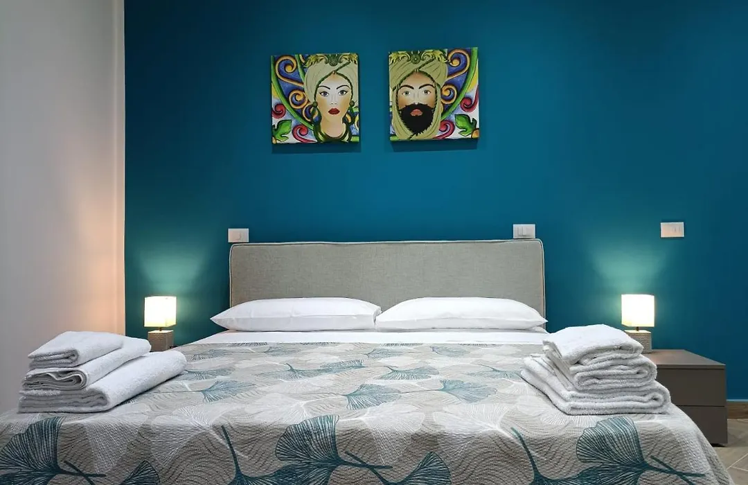 Julie Room-1