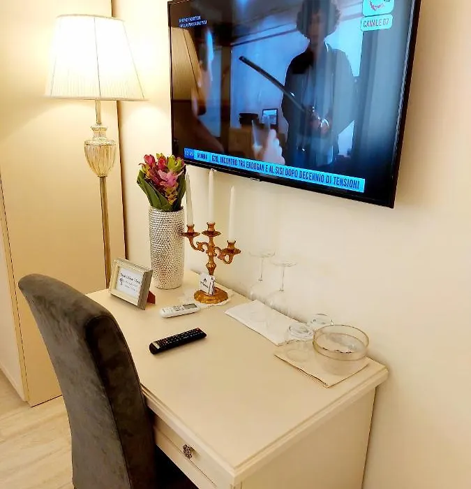 Piccolo Mondo Verona 'Deluxe Suite & Rooms'-1