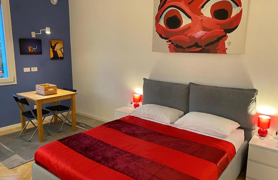 Tra Le Torri B&B - Ampia Stanza Privata In Appartamento Con Bagno Privato Accessibile Da Corridoio-1