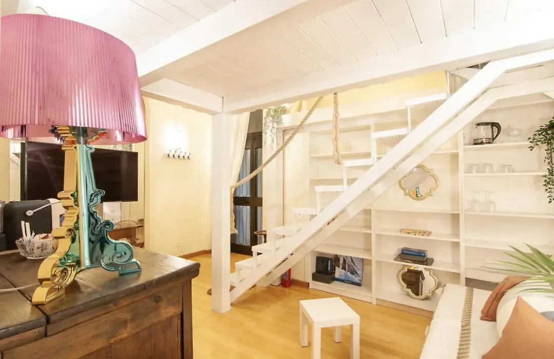 Lovely Suite Piazza Delle Erbe-1