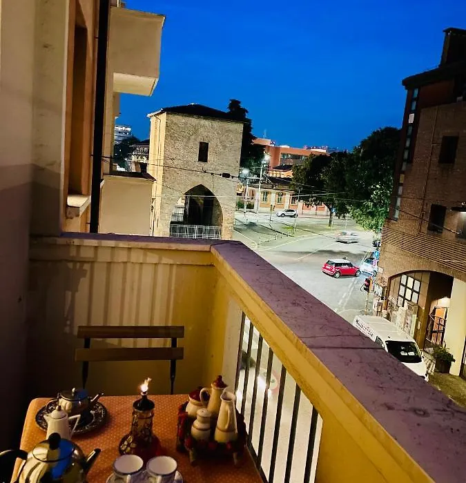 Castle Door House - Single Rooms With Double Beds Near Central Train Station-1