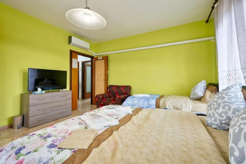 Holly Apartment Venice-1
