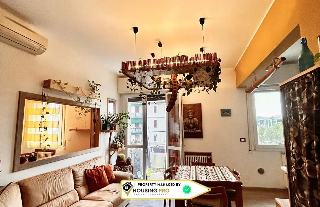 Garden Room With Shared Bathroom - Central Station-1