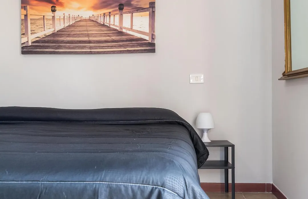 Travelershome Ciampino&Morena Guesthouse-1