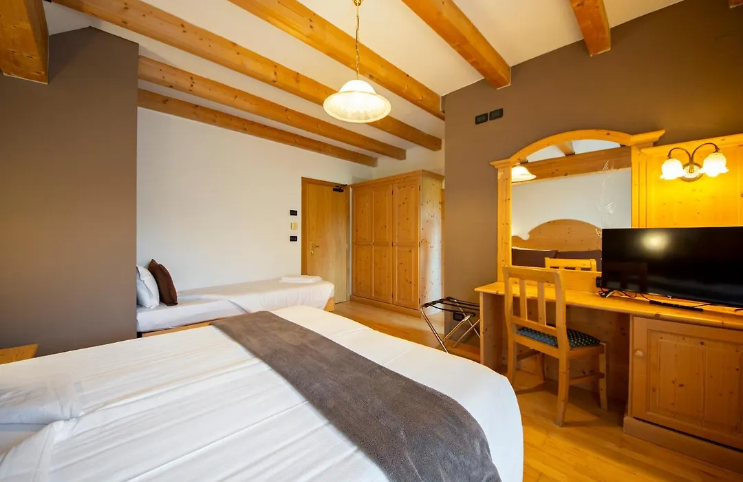 Flos Hotel-1