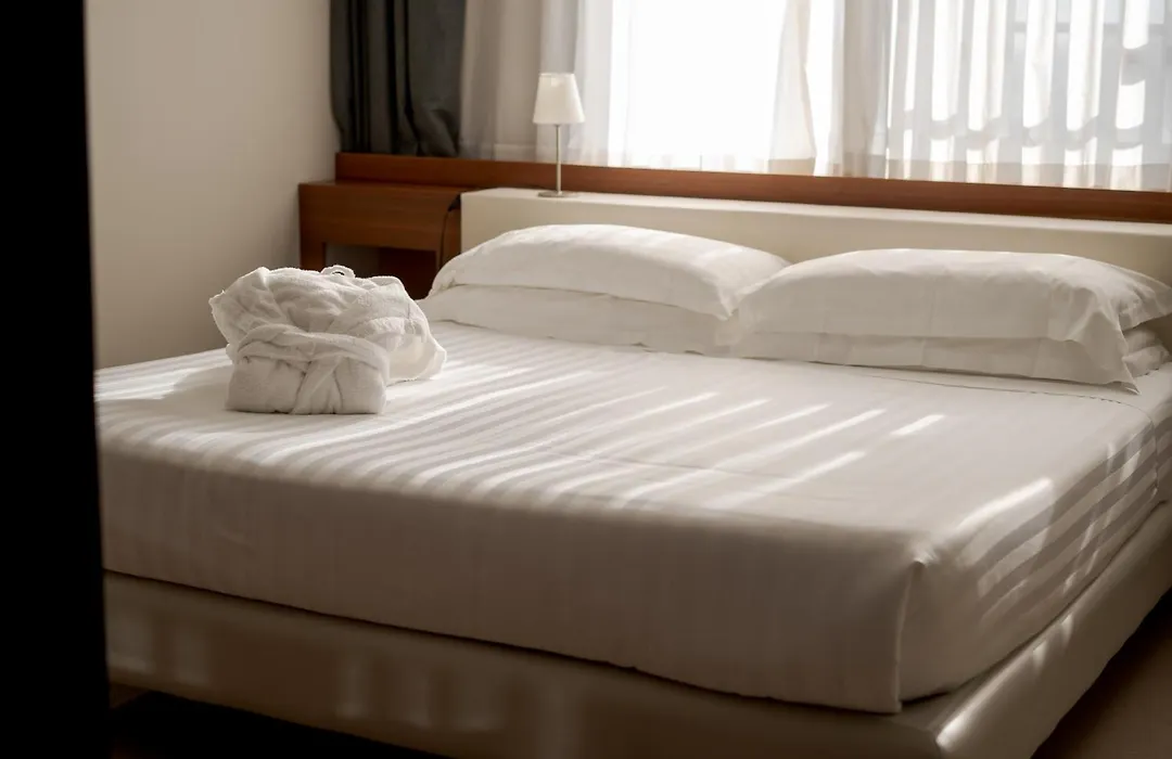 Cosmopolitan Hotel-1