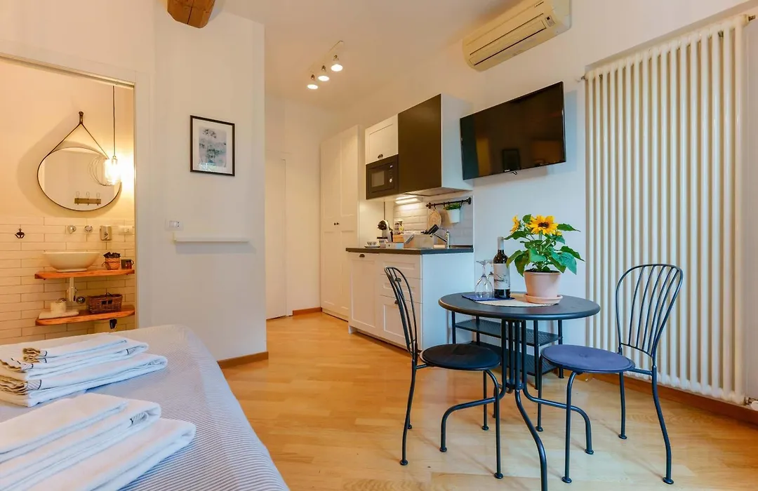 B&B Il Viaggio Bologna-1