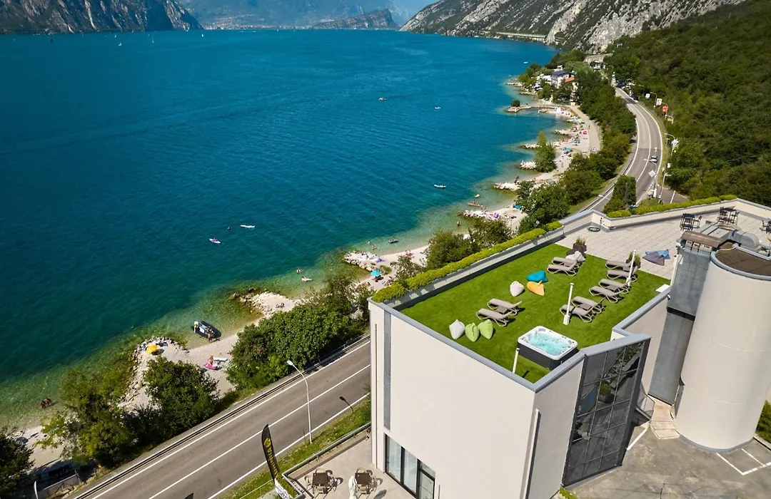 Wind Hotel-1