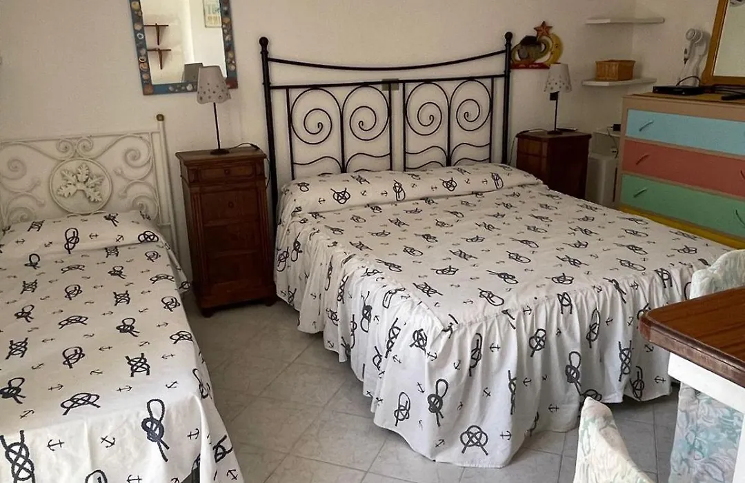 B&B Lunaponzese-Ponza Centro-1