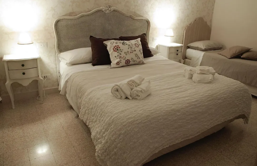 Palazzo Alessandrini Guest House-1